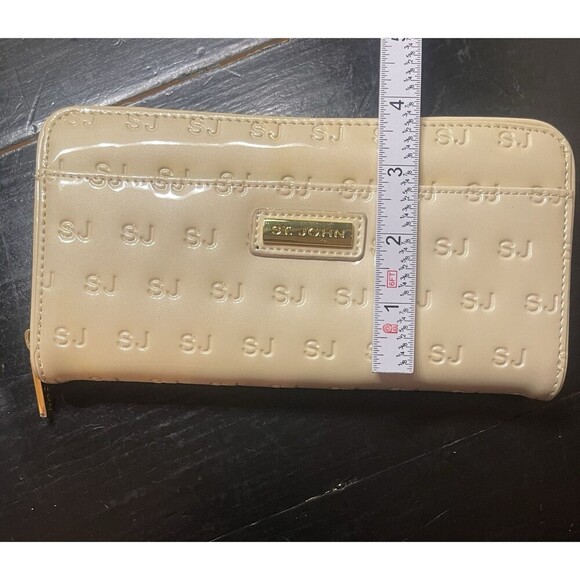 St John Women's Cream Zip Around Genuine Patent Leather Wallet, new in box - Picture 10 of 10